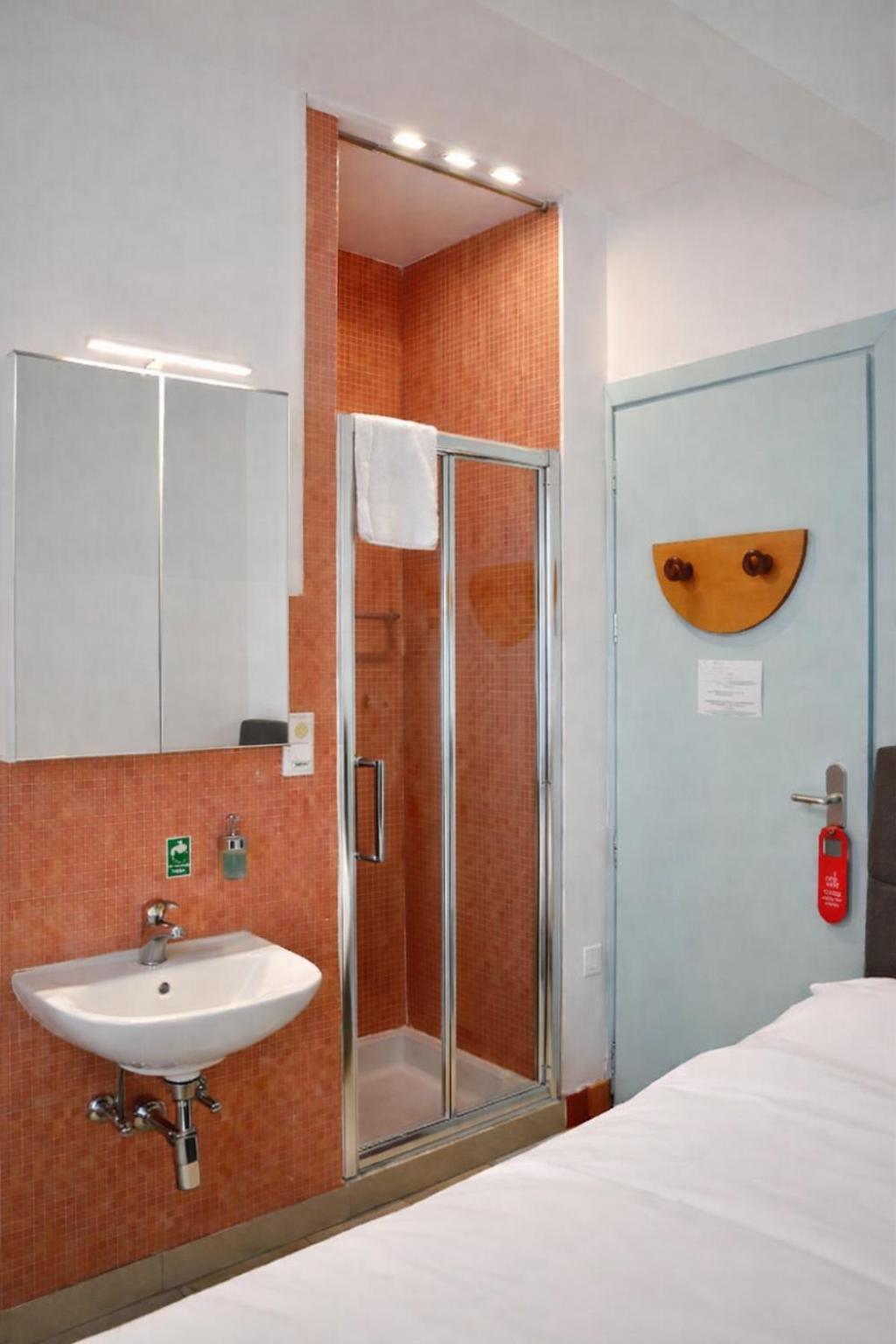 Double Room with Shared Toilet,1756403050:JPEG